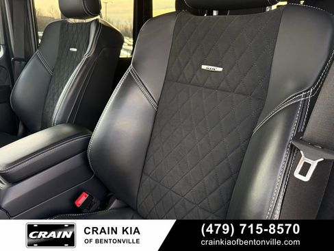 Used 2017 Mercedes-Benz G 550 Squared image 21