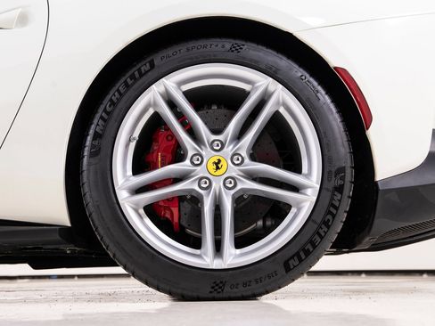 Certified 2019 Ferrari 812 Superfast RWD image 22