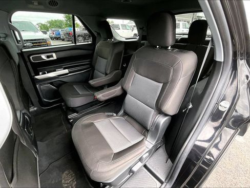Used 2023 Ford Explorer XLT AWD/4WD image 24