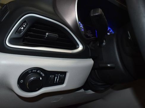 Used 2023 Chrysler Voyager LX FWD image 26