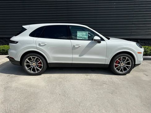 Used 2026 Porsche Cayenne S AWD/4WD image 11
