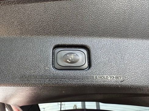 Used 2017 Ford Explorer XLT w/ Equipment Group 202A image 22