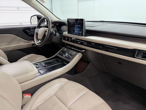 Used 2022 Lincoln Aviator Grand Touring w/ Elements Package Plus image 26
