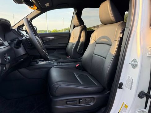 Used 2023 Honda Passport EX-L image 14