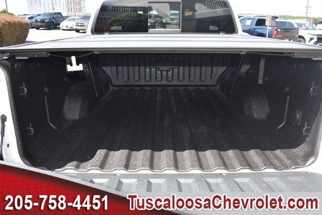 Used 2025 Chevrolet Colorado Z71 w/ Technology Package AWD/4WD image 10