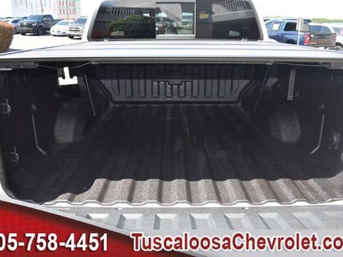 Used 2025 Chevrolet Colorado Z71 w/ Technology Package AWD/4WD image 10