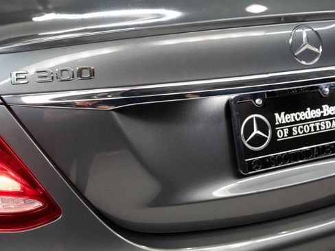 Used 2018 Mercedes-Benz E 300 image 9