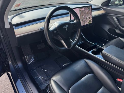 Used 2019 Tesla Model 3 RWD image 10