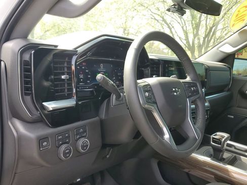 Used 2025 Chevrolet Silverado 1500 RST image 17