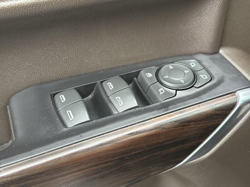 Used 2020 GMC Sierra 1500 SLT image 25