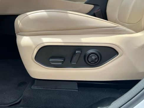 Certified 2023 Jeep Grand Cherokee Limited AWD/4WD image 11