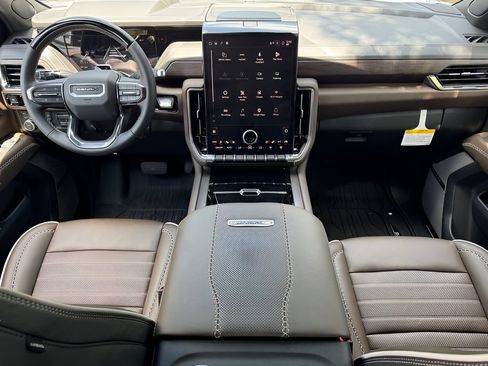 New 2026 GMC Yukon XL Denali Ultimate w/ LPO, Floor Liner Package AWD/4WD image 21
