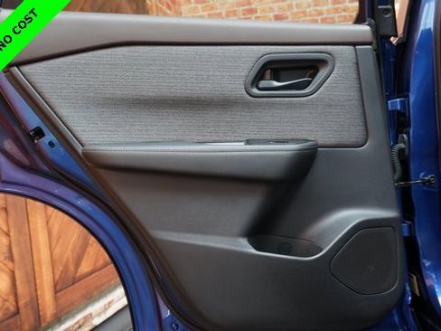 Used 2022 Nissan Rogue S image 39