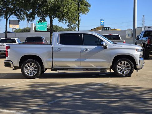 Used 2022 Chevrolet Silverado 1500 LTZ w/ LTZ Convenience Package II RWD image 4