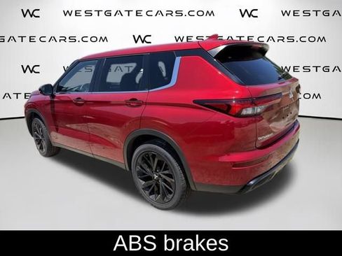 Used 2023 Mitsubishi Outlander SE Black Edition FWD image 10