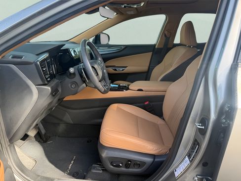 Used 2024 Lexus NX 250 FWD image 6
