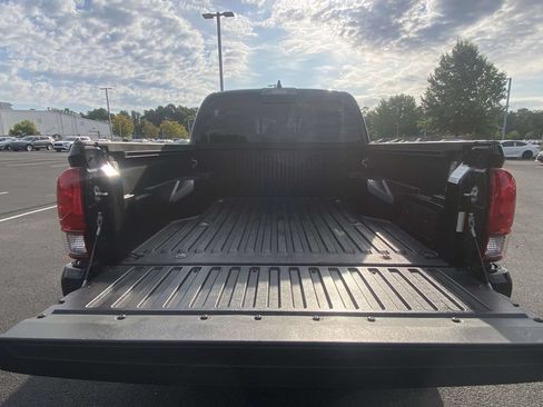 Used 2023 Toyota Tacoma SR5 w/ Technology Package AWD/4WD image 11