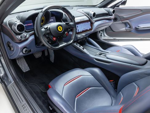 Used 2018 Ferrari GTC4Lusso T image 59