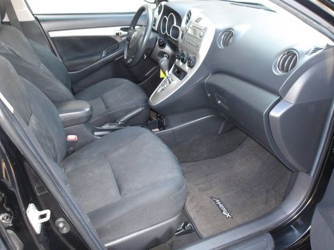 Used 2010 Toyota Matrix S image 19
