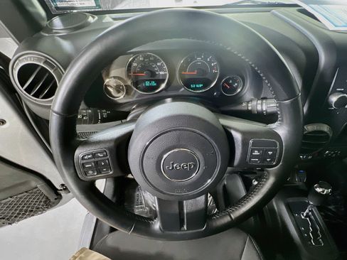 Used 2018 Jeep Wrangler Sport w/ Connectivity Group AWD/4WD image 10