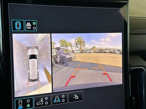 Certified 2025 GMC Yukon XL AT4 Ultimate AWD/4WD image 21