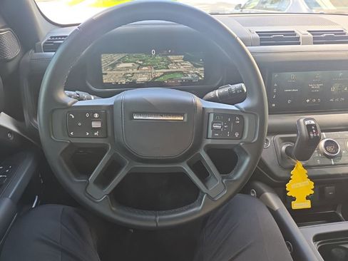 Used 2024 Land Rover Defender 110 X-Dynamic SE image 31