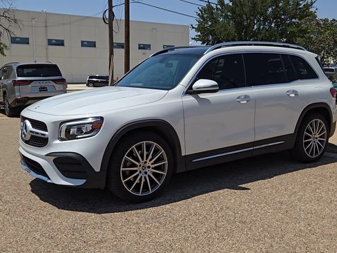 Certified 2022 Mercedes-Benz GLB 250 4MATIC image 4