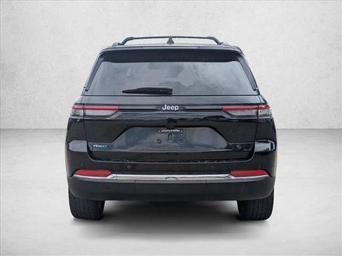 Used 2023 Jeep Grand Cherokee 4WD 4xe image 6