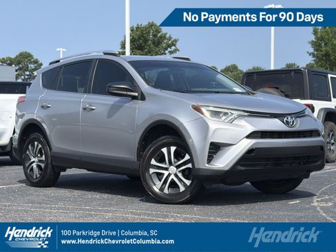 Used 2016 Toyota RAV4 LE FWD image 1