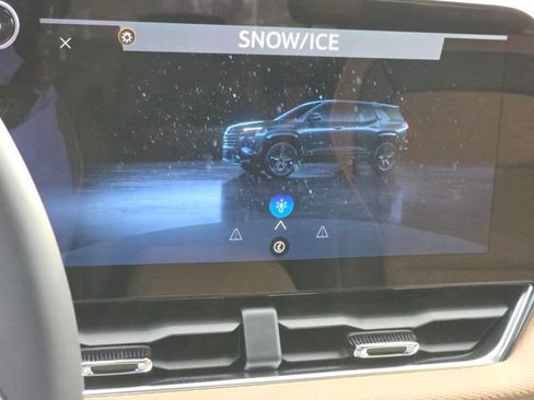 New 2026 Chevrolet Equinox RS w/ LPO, Floor Liner Package image 10