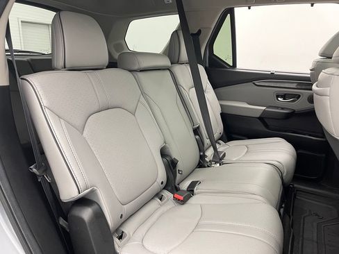 Used 2025 Honda Pilot Elite image 39