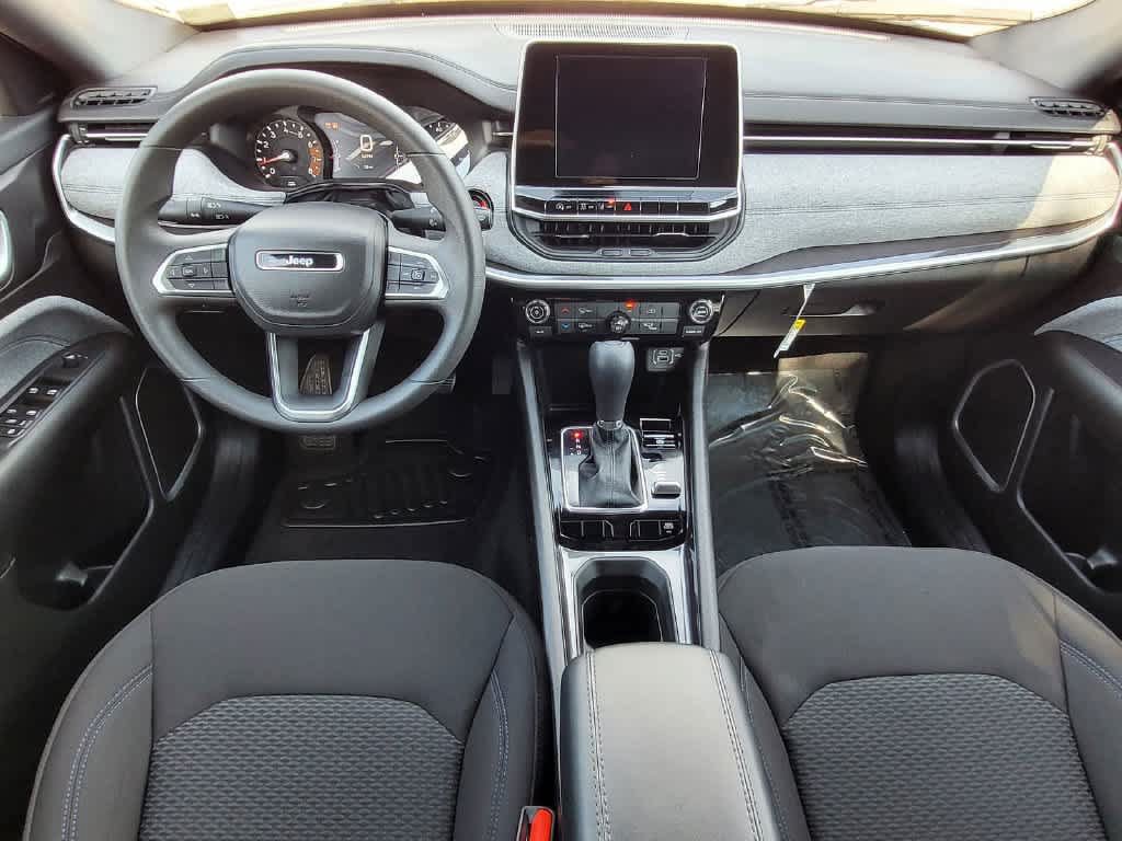Used 2025 Jeep Compass Sport AWD/4WD image 3