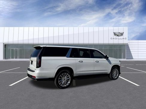 Certified 2023 Cadillac Escalade ESV Premium Luxury AWD/4WD image 3