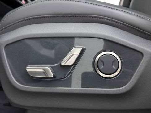 Used 2024 Kia EV9 Wind image 28