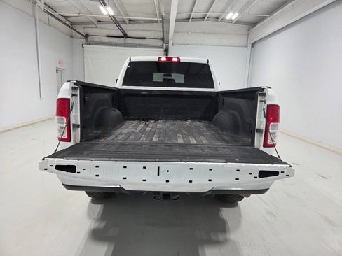 Used 2024 RAM 2500 Tradesman w/ Chrome Appearance Group AWD/4WD image 7