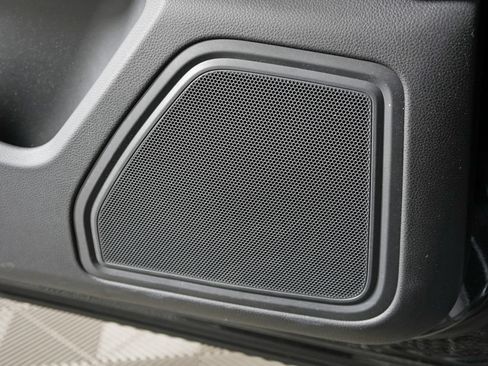 Certified 2023 Porsche Macan Turbo AWD/4WD image 17