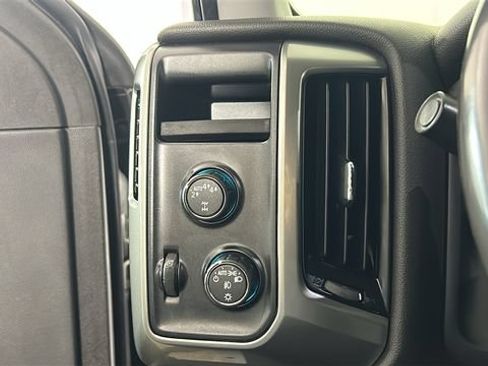 Used 2018 Chevrolet Silverado 1500 LT w/ All Star Edition AWD/4WD image 19