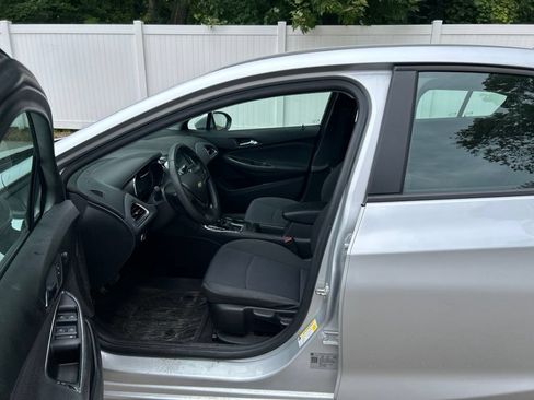 Used 2019 Chevrolet Cruze LS w/ LS Convenience Package FWD image 6
