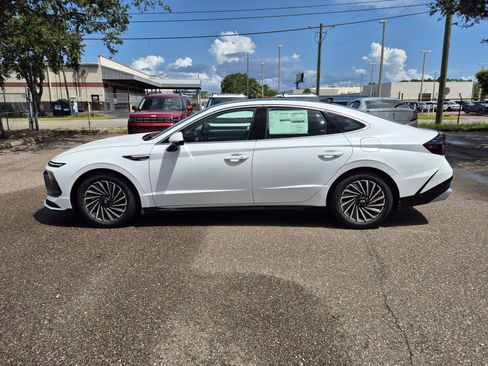 New 2026 Hyundai Sonata SEL FWD image 3