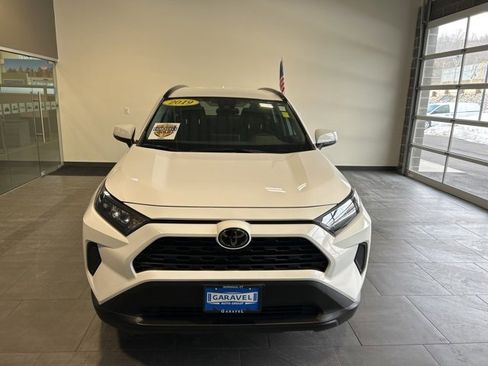 Used 2019 Toyota RAV4 LE image 18