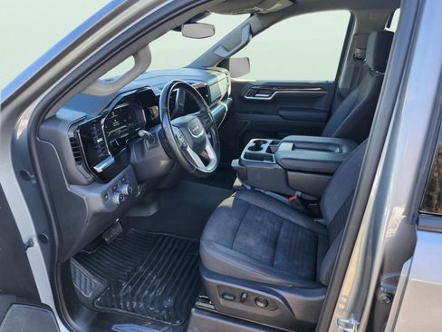 Used 2024 GMC Sierra 1500 Elevation image 9