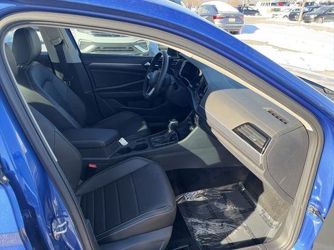 Certified 2023 Volkswagen Jetta SE w/ Panoramic Sunroof Package image 20