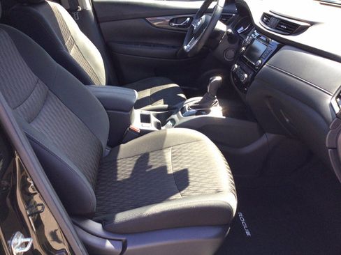 Used 2020 Nissan Rogue SV AWD/4WD image 24