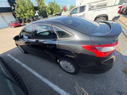 Used 2014 Ford Focus SE FWD image 9