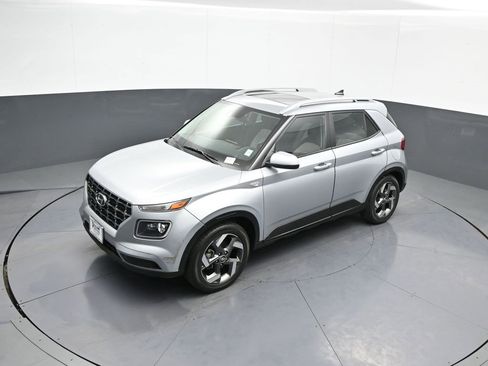 Certified 2021 Hyundai Venue SEL w/ Premium Package image 34