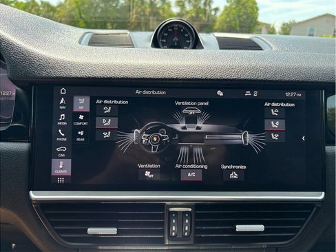 Used 2019 Porsche Cayenne S AWD/4WD image 36