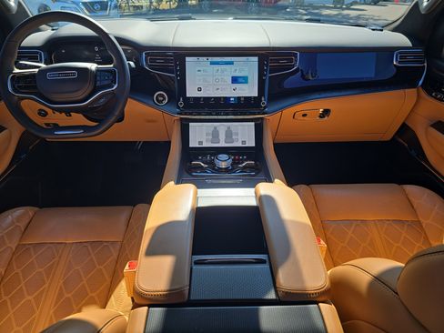 Used 2024 Jeep Grand Wagoneer Series III w/ Quick Order Packagew 28T AWD/4WD image 13