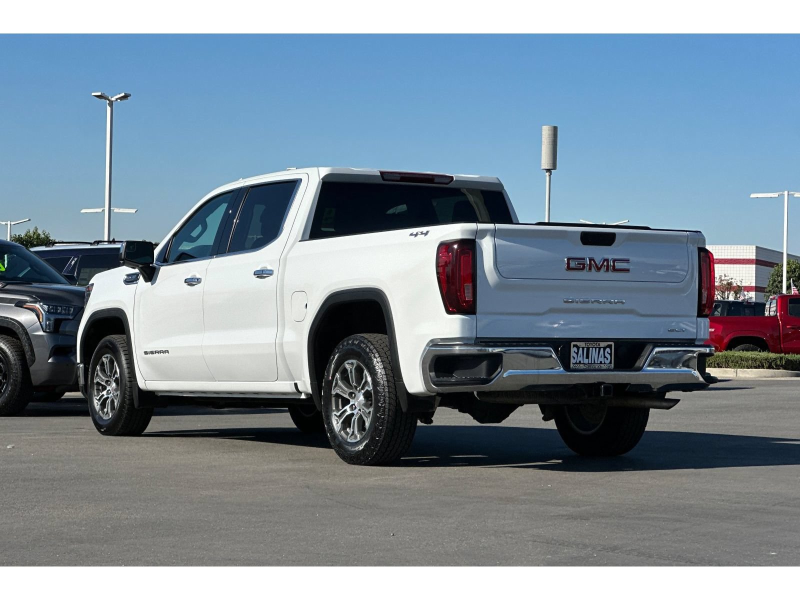 Used 2025 GMC Sierra 1500 SLT AWD/4WD image 6