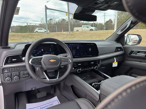 Used 2025 Chevrolet Suburban Premier w/ Sun And Tow Package image 25