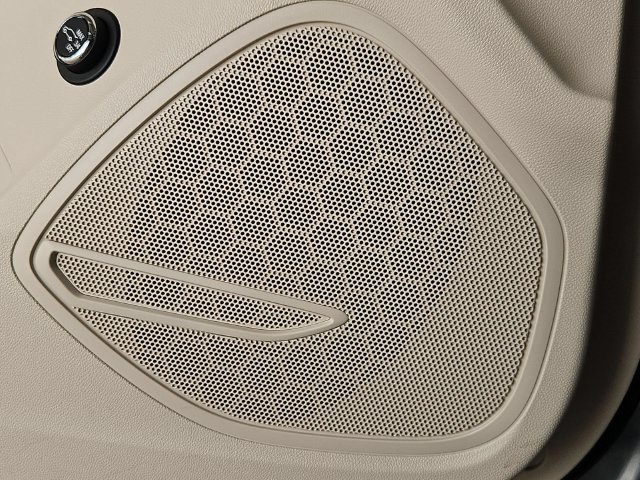 Certified 2023 Buick Envision Essence AWD/4WD image 21
